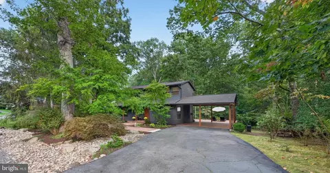 Exterior - 11411 Running Cedar Rd, Reston, VA 20191 photo 3 of 22
