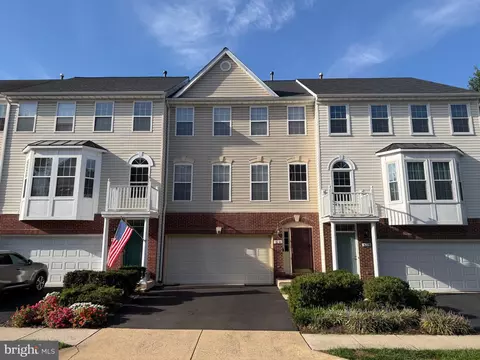 5121 Ballycastle Cir, Alexandria, VA 22315