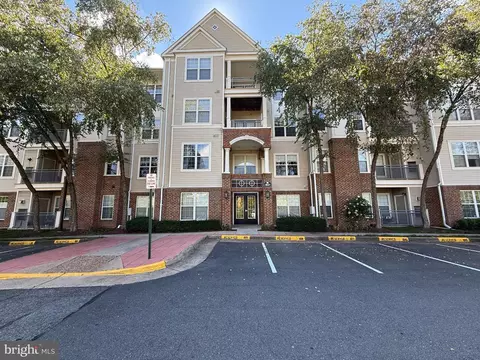 3021 Nicosh Cir #1401, Falls Church, VA 22042