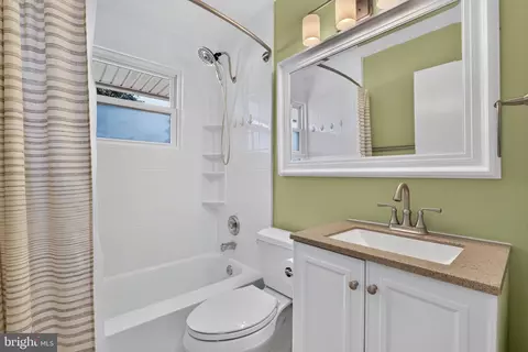 Bath - 5305 Oldcastle Ln, Springfield, VA 22151 photo 1 of 1