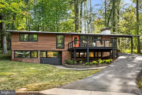 7527 Friar Tuck Ct, Falls Church, VA 22042