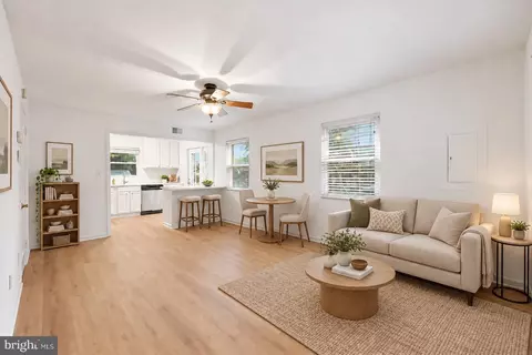 2304 Fairview Ter, Alexandria, VA 22303