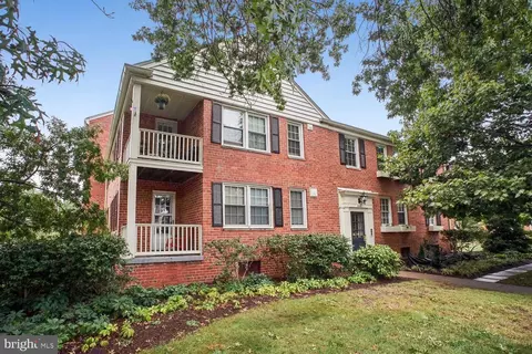 6540 10th St #B2, Alexandria, VA 22307