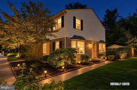 5027 Head Ct, Fairfax, VA 22032