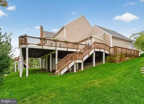 Exterior - 8248 Native Violet Dr, Lorton, VA 22079 photo 12 of 12