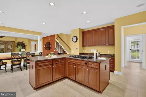 Kitchen - 8248 Native Violet Dr, Lorton, VA 22079 photo 7 of 7