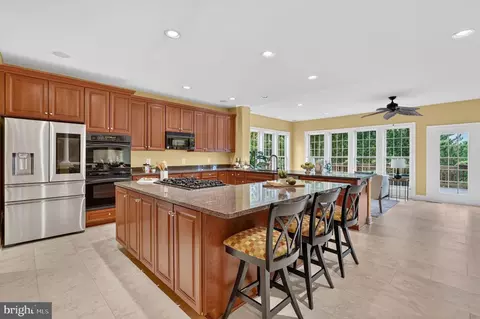Kitchen - 8248 Native Violet Dr, Lorton, VA 22079 photo 2 of 7
