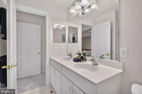 Bath - 8248 Native Violet Dr, Lorton, VA 22079 photo 6 of 7