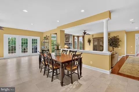 Dining - 8248 Native Violet Dr, Lorton, VA 22079 photo 4 of 5