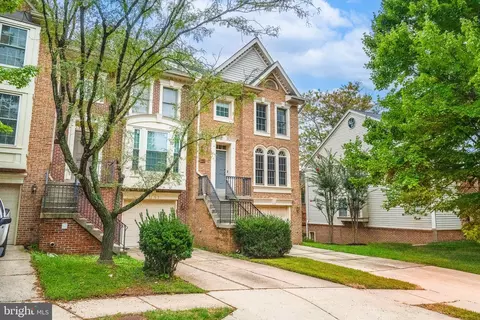 11774 Valley Ridge Cir, Fairfax, VA 22033