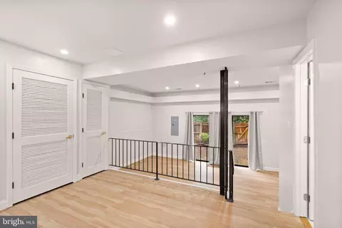 Entry Way - 8210 Tory Rd #139, Springfield, VA 22152 photo 3 of 4