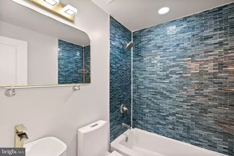 Bath - 8210 Tory Rd #139, Springfield, VA 22152 photo 3 of 3