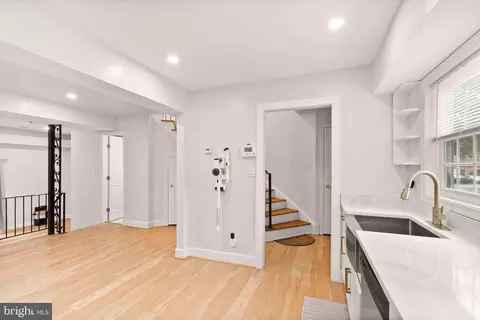 Entry Way - 8210 Tory Rd #139, Springfield, VA 22152 photo 2 of 4