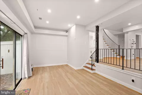 Living - 8210 Tory Rd #139, Springfield, VA 22152 photo 4 of 4