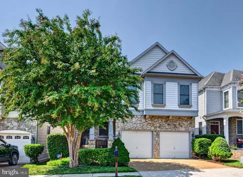 5694 Tower Hill Cir, Alexandria, VA 22315