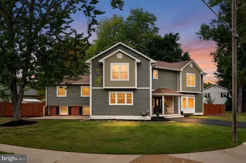 8004 Frye Rd, Alexandria, VA 22309