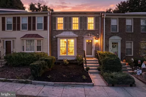 6552 Bermuda Green Ct, Alexandria, VA 22312