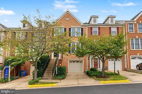 7111 Tanworth Dr, Springfield, VA 22152