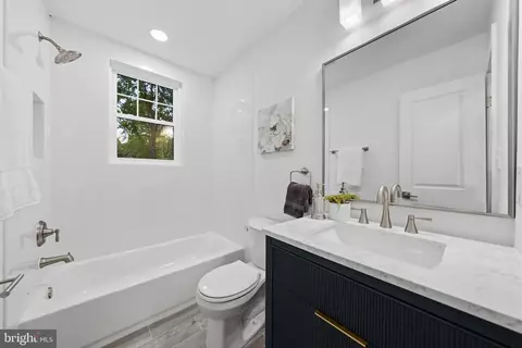 Bath - 6932 Chestnut Ave, Falls Church, VA 22042 photo 1 of 4