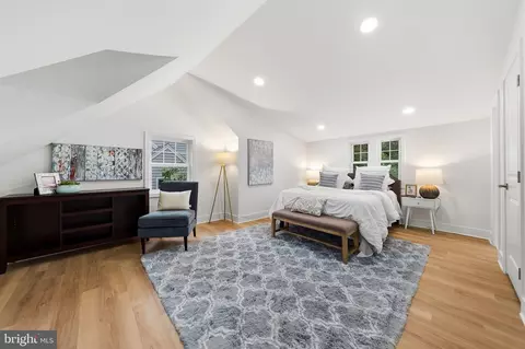 Bedroom - 6932 Chestnut Ave, Falls Church, VA 22042 photo 1 of 2