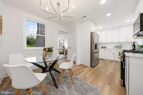 Dining - 6932 Chestnut Ave, Falls Church, VA 22042 photo 2 of 4