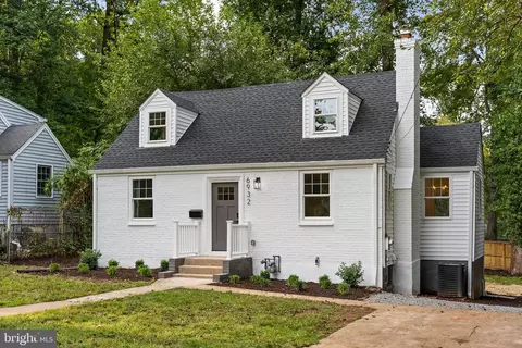 Exterior - 6932 Chestnut Ave, Falls Church, VA 22042 photo 2 of 5