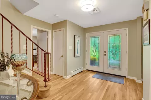 Entry Way - 10015 Saddle Rd, Vienna, VA 22181 photo 1 of 9