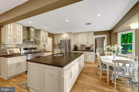 Kitchen - 10015 Saddle Rd, Vienna, VA 22181 photo 1 of 7