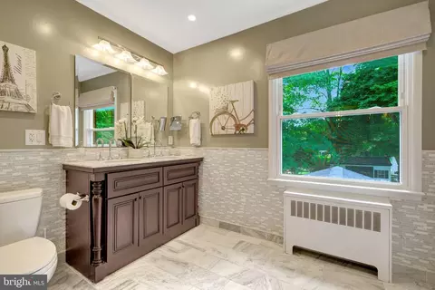 Bath - 10015 Saddle Rd, Vienna, VA 22181 photo 1 of 6