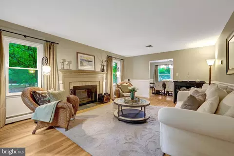 Living - 10015 Saddle Rd, Vienna, VA 22181 photo 2 of 6
