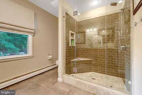 Bath - 10015 Saddle Rd, Vienna, VA 22181 photo 5 of 6