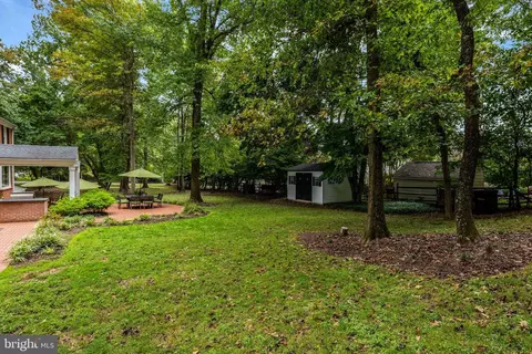 Exterior - 10015 Saddle Rd, Vienna, VA 22181 photo 25 of 25