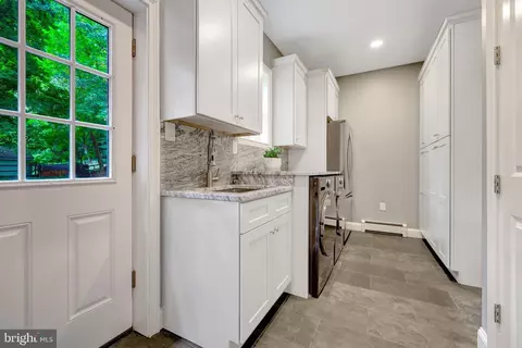 Other - 10015 Saddle Rd, Vienna, VA 22181 photo 9 of 23