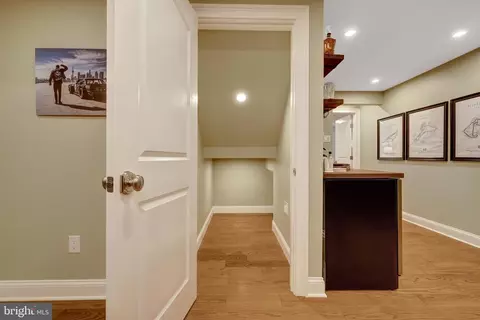 Entry Way - 10015 Saddle Rd, Vienna, VA 22181 photo 9 of 9
