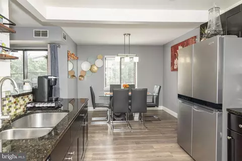 611 Center St #104, Herndon, VA 20170