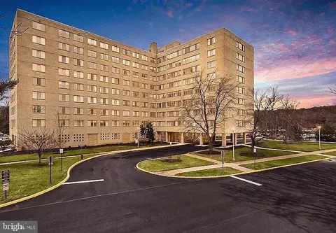 6641 Wakefield Dr #217, Alexandria, VA 22307