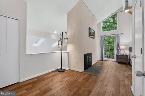 Entry Way - 2003 Upper Lake Dr, Reston, VA 20191 photo 4 of 4
