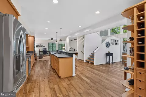 Kitchen - 2003 Upper Lake Dr, Reston, VA 20191 photo 5 of 6