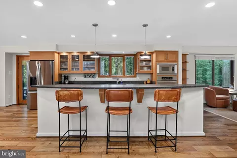 Kitchen - 2003 Upper Lake Dr, Reston, VA 20191 photo 2 of 6