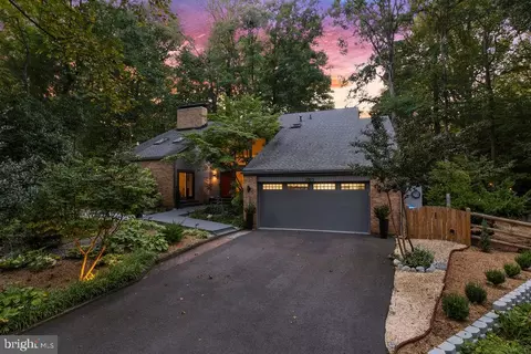 Exterior - 2003 Upper Lake Dr, Reston, VA 20191 photo 11 of 18
