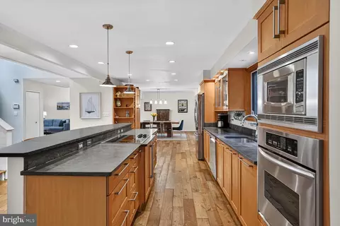 Kitchen - 2003 Upper Lake Dr, Reston, VA 20191 photo 6 of 6