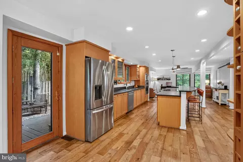 Other - 2003 Upper Lake Dr, Reston, VA 20191 photo 3 of 12