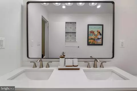 Bath - 2003 Upper Lake Dr, Reston, VA 20191 photo 7 of 8