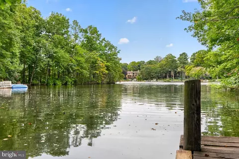 View/Area - 2003 Upper Lake Dr, Reston, VA 20191 photo 1 of 7