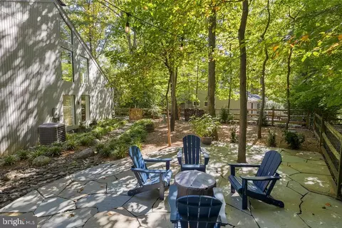 Exterior - 2003 Upper Lake Dr, Reston, VA 20191 photo 10 of 18