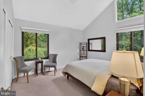 Bedroom - 2003 Upper Lake Dr, Reston, VA 20191 photo 3 of 5