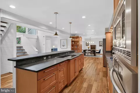 Kitchen - 2003 Upper Lake Dr, Reston, VA 20191 photo 3 of 6