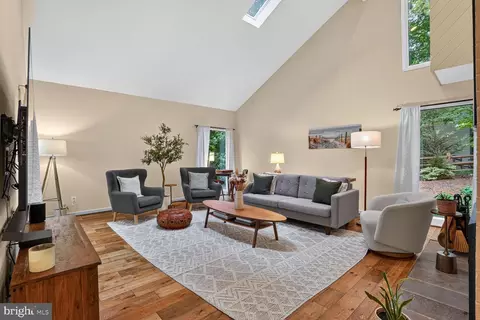 Other - 2003 Upper Lake Dr, Reston, VA 20191 photo 2 of 12