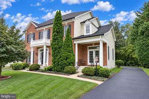 Exterior - 13803 Cutleaf Ct, Chantilly, VA 20151 photo 2 of 8