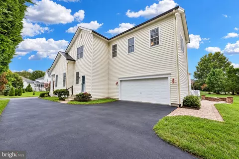 Exterior - 13803 Cutleaf Ct, Chantilly, VA 20151 photo 8 of 8